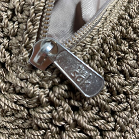 The SAK Beige Crochet Shoulder Bag Zipper Closure Inner Pockets Dividers EUC - Picture 12 of 16